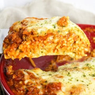slice of spaghetti pie lifted from the pan