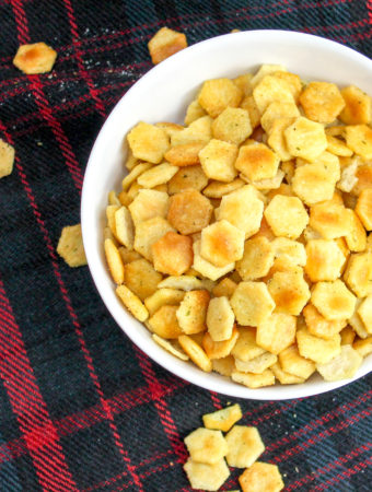 Seasoned Oyster Crackers in a bowl