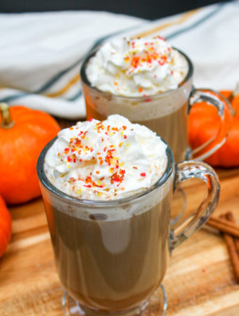 pumpkin latte in mugs