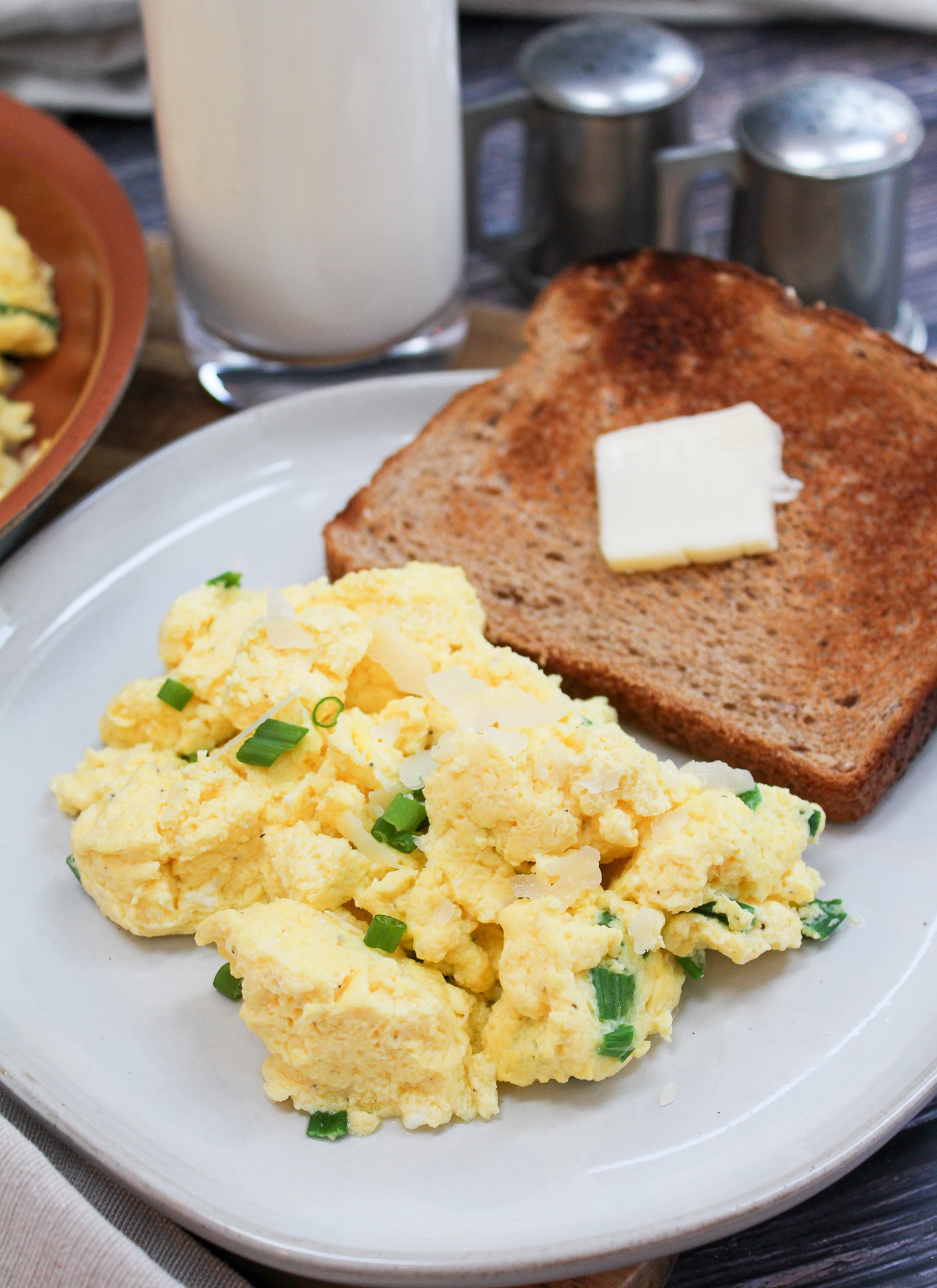 Scrambled Eggs with Sour Cream