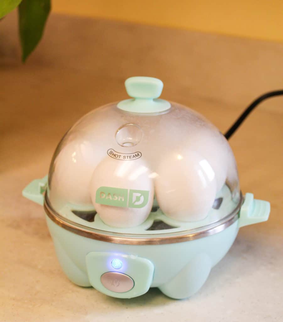 picture of a dash rapid egg cooker