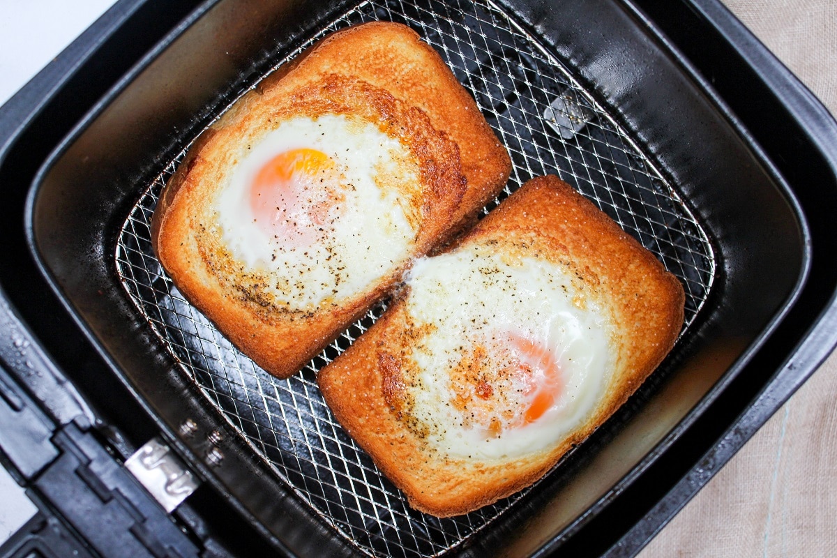 air fryer egg toast in air fryer